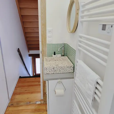 Charming House 4 Bedrooms And Garden Hébergement de vacances *